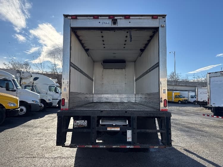 2020 Freightliner M2 106 — photo 8