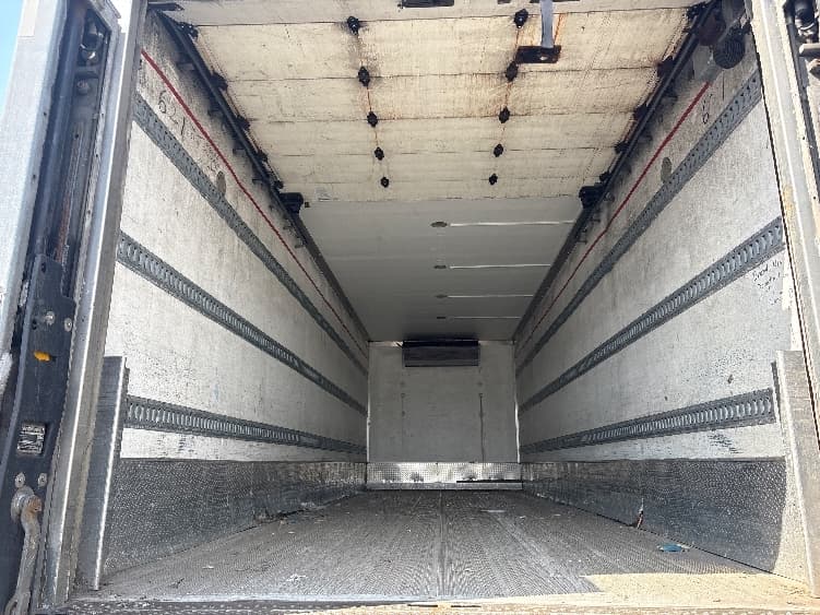 2017 Freightliner M2 106 — photo 10