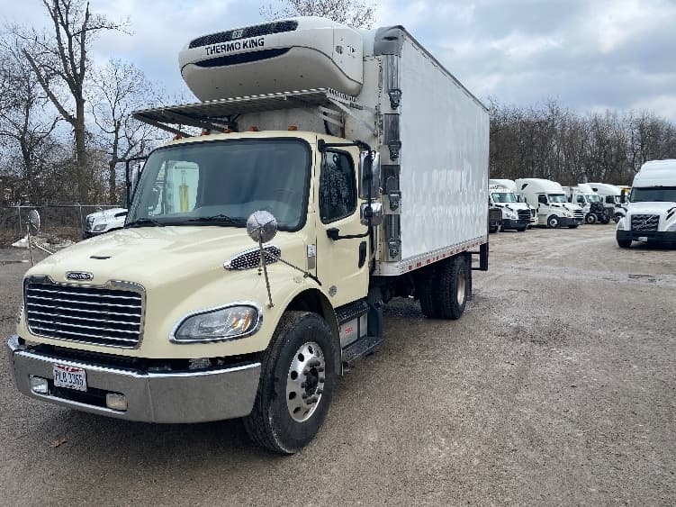 2019 Freightliner M2 106 — photo 3