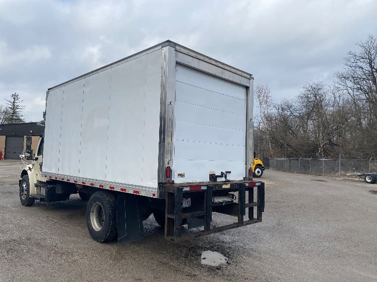 2019 Freightliner M2 106 — photo 6