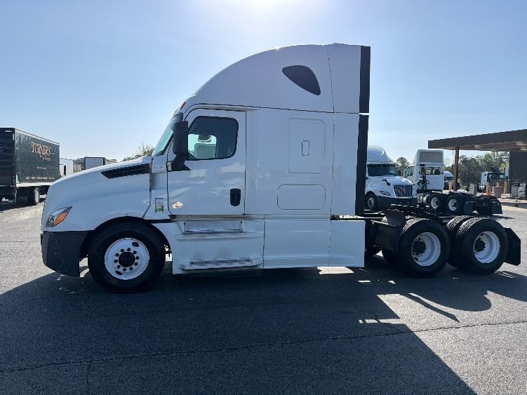 2020 Freightliner Cascadia — photo 4