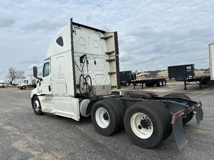 2020 Freightliner Cascadia — photo 4