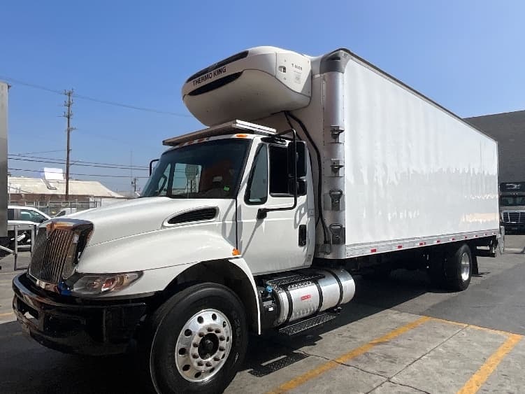 2019 International 4300 — photo 3