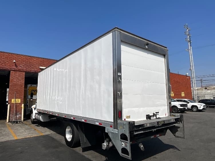 2019 International 4300 — photo 6