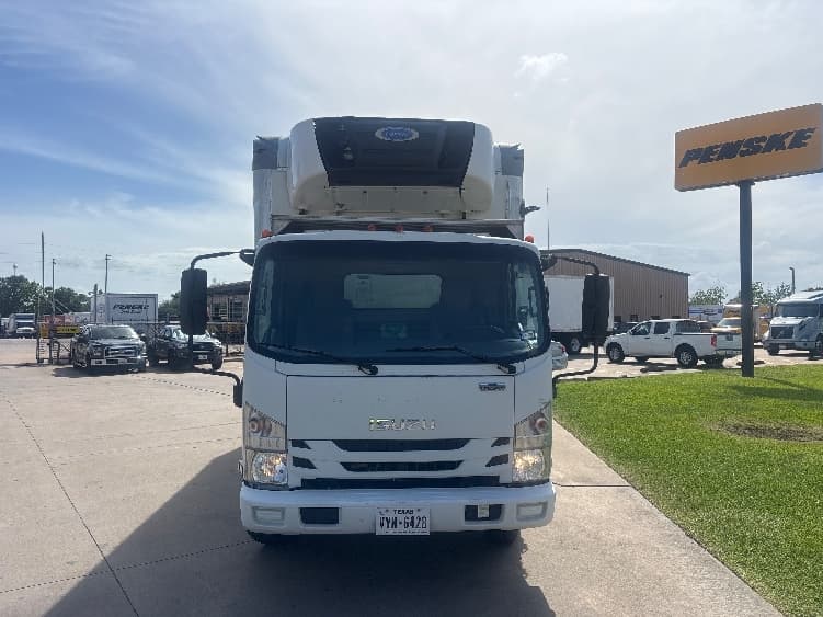 2019 Isuzu NRR — photo 2