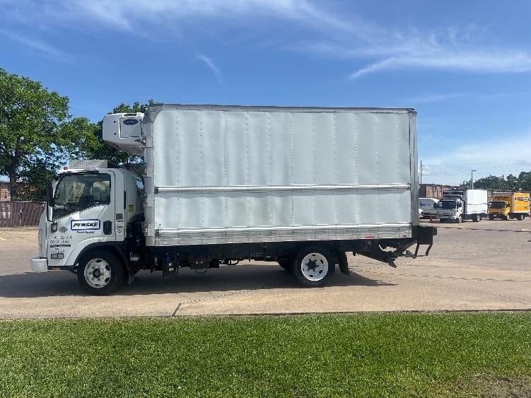 2019 Isuzu NRR — photo 4