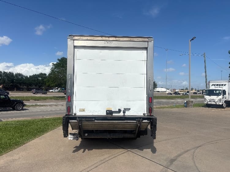 2019 Isuzu NRR — photo 7