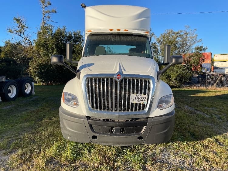 2019 International LT — photo 2