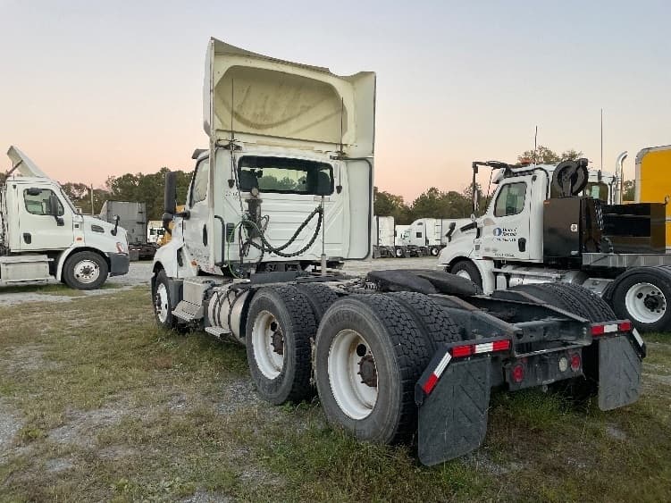 2019 International LT — photo 5