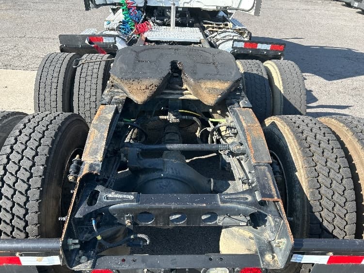 2019 International LT — photo 6