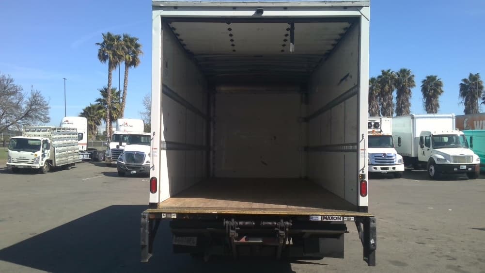 2019 Isuzu NRR — photo 8