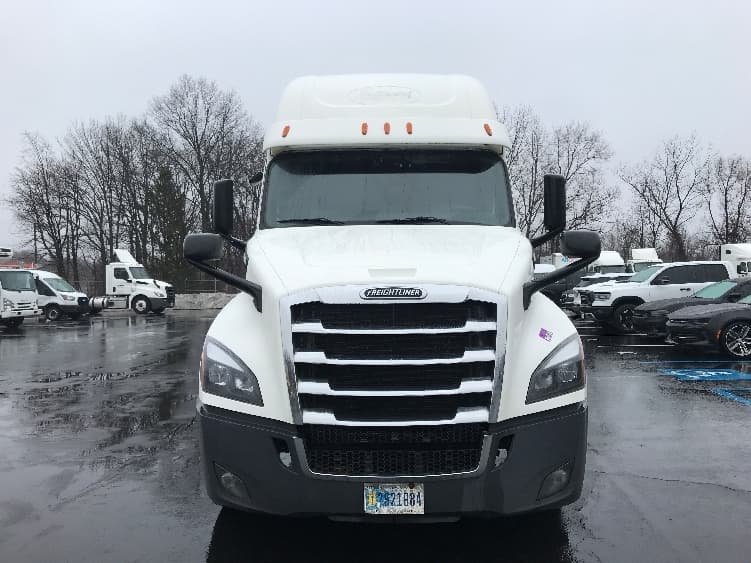2020 Freightliner Cascadia — photo 2