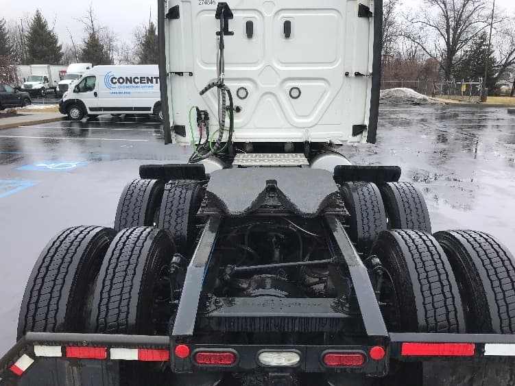 2020 Freightliner Cascadia — photo 6