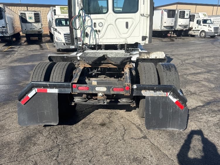 2019 Freightliner Cascadia — photo 6