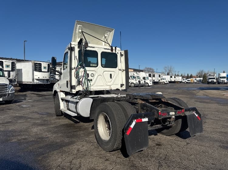 2019 Freightliner Cascadia — photo 7