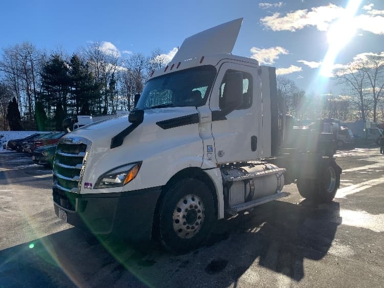 2019 Freightliner Cascadia — photo 3