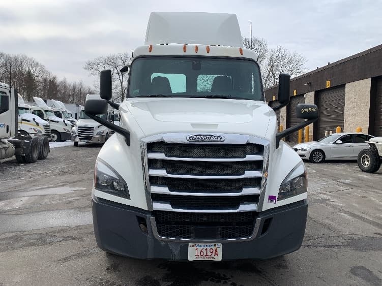 2019 Freightliner Cascadia — photo 2