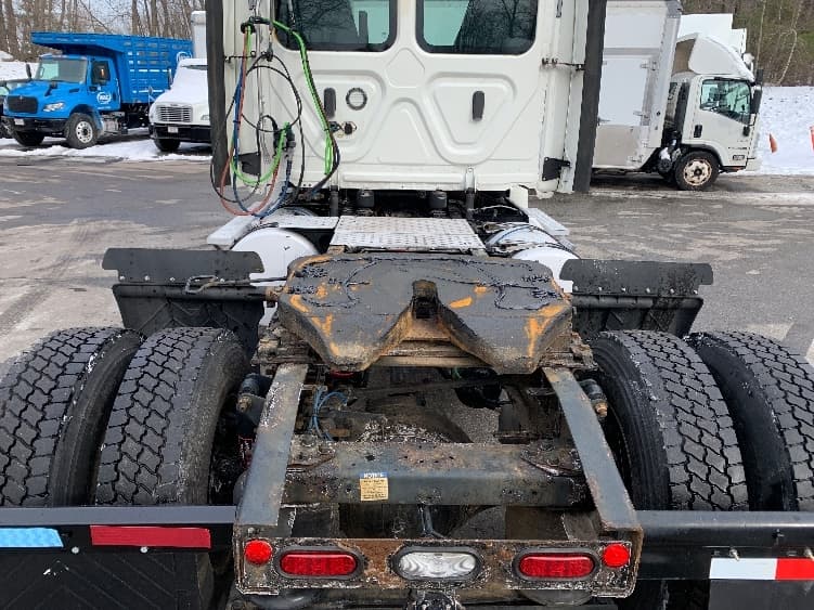 2019 Freightliner Cascadia — photo 6