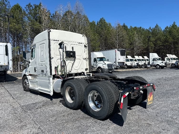 2020 Freightliner Cascadia — photo 5