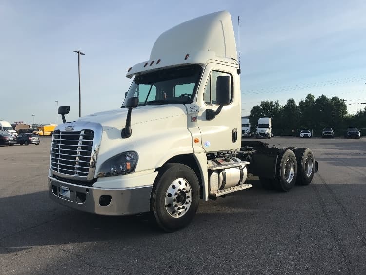 2017 Freightliner Cascadia — photo 3