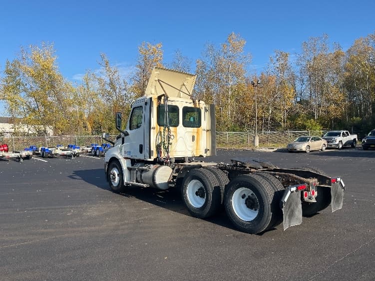 2018 Freightliner Cascadia — photo 5