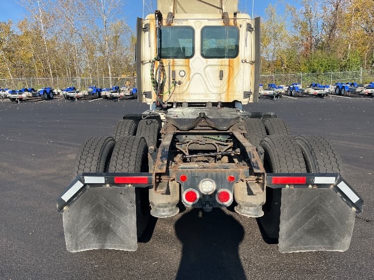 2018 Freightliner Cascadia — photo 6