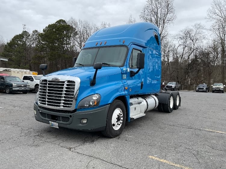 2020 Freightliner Cascadia — photo 3