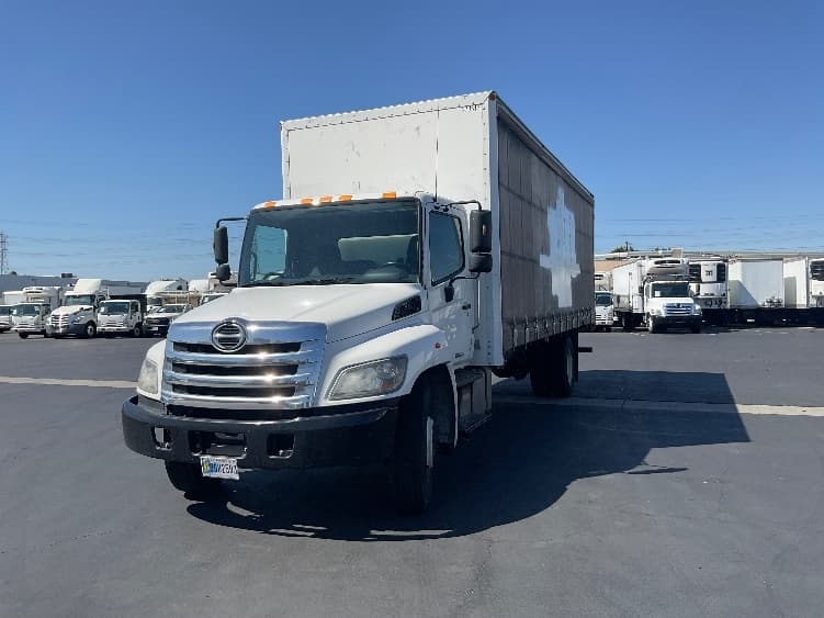 2020 Hino 268 — photo 3