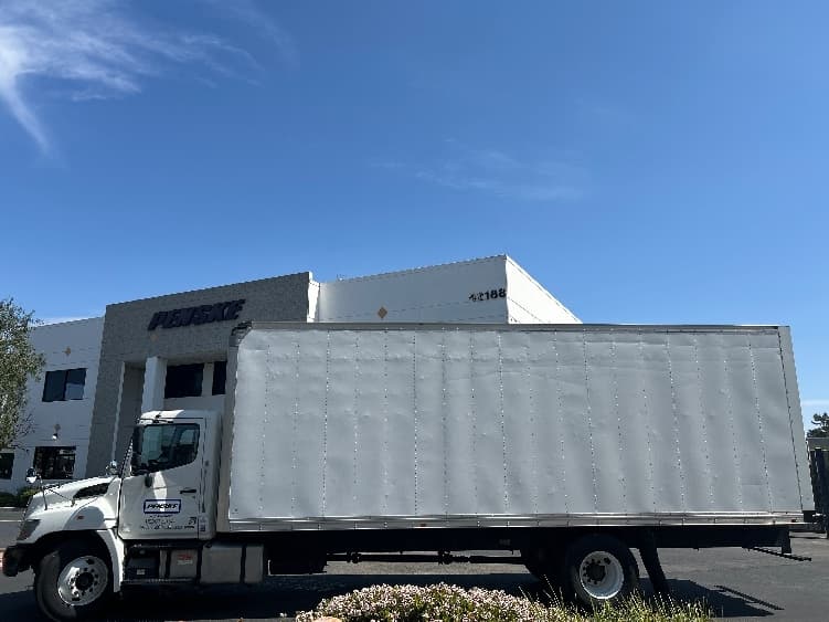 2020 Hino 268 — photo 4