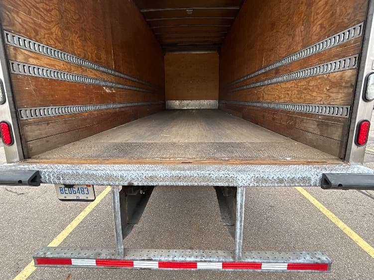 2020 Freightliner M2 106 — photo 10