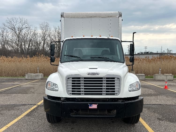 2020 Freightliner M2 106 — photo 2