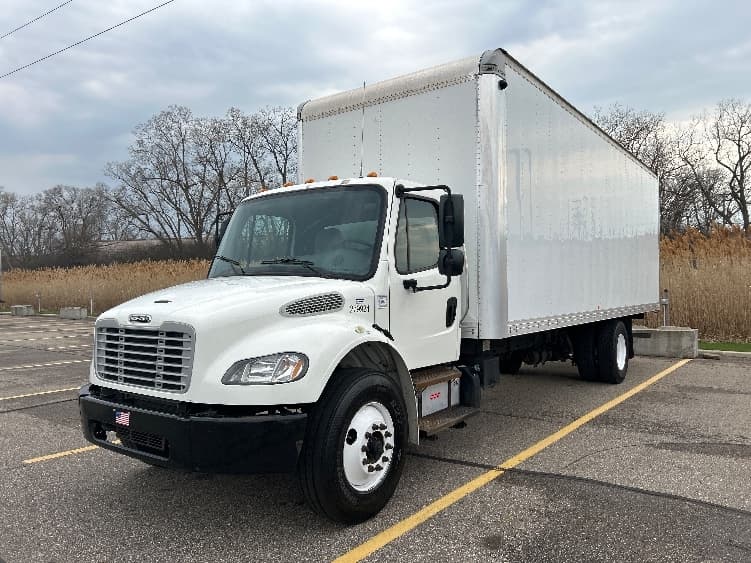 2020 Freightliner M2 106 — photo 3