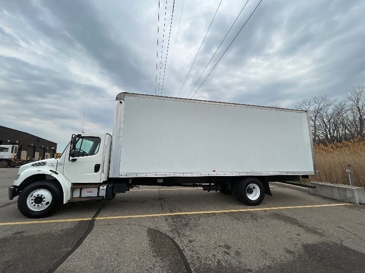 2020 Freightliner M2 106 — photo 4