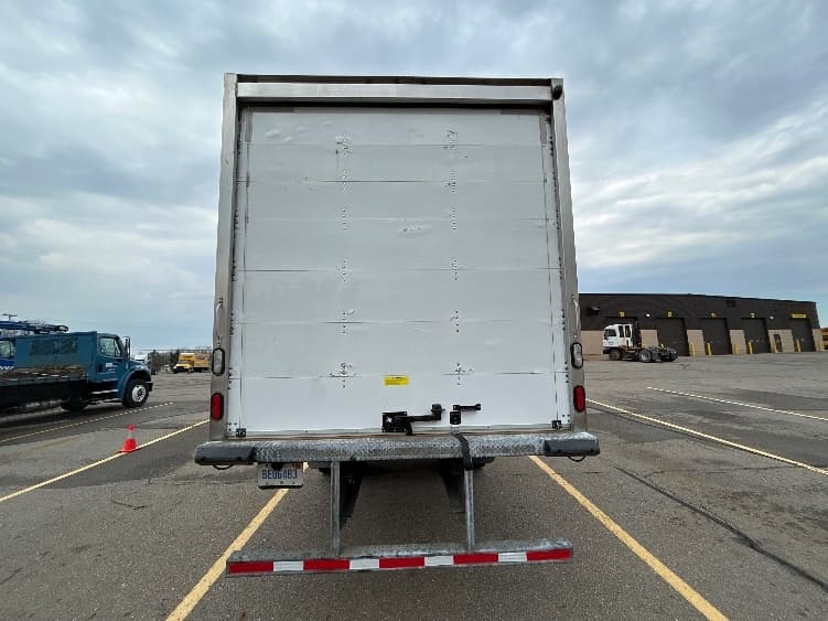 2020 Freightliner M2 106 — photo 7