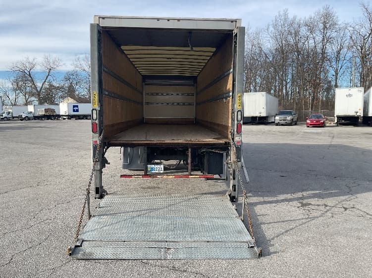 2019 Freightliner M2 106 — photo 9