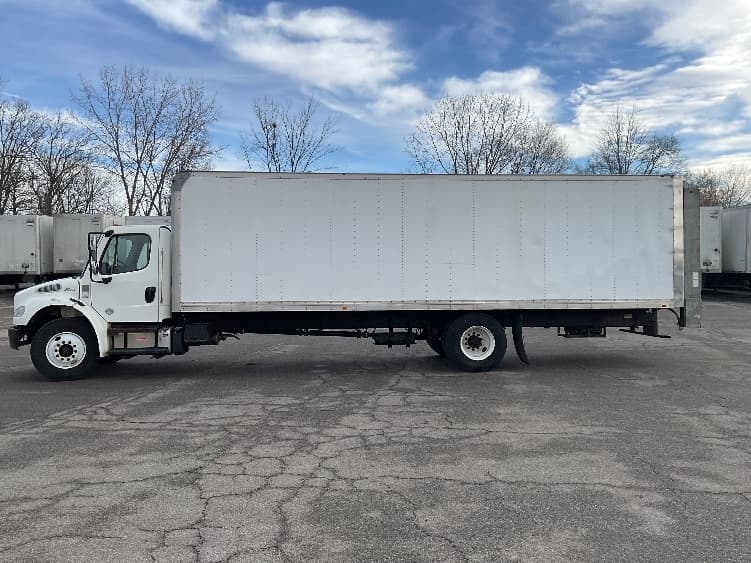 2019 Freightliner M2 106 — photo 4