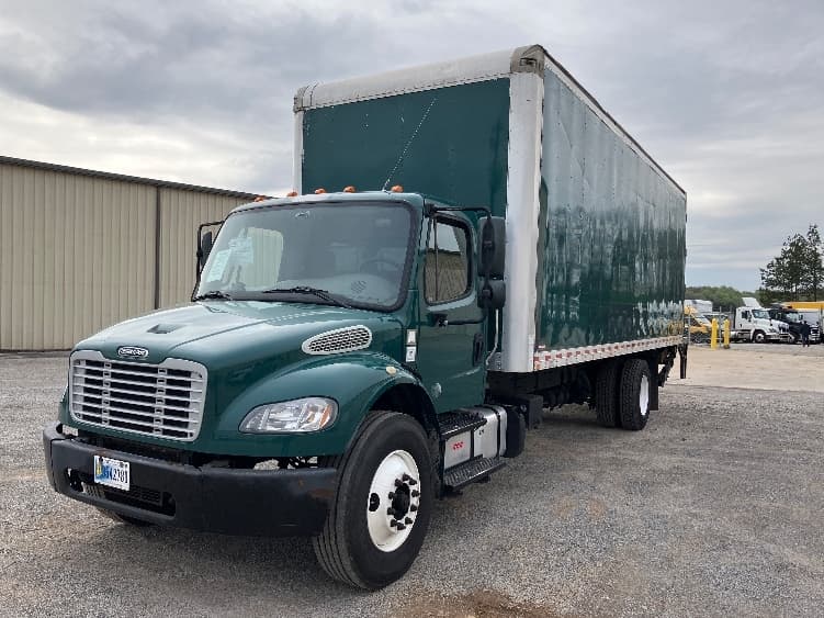 2019 Freightliner M2 106 — photo 3