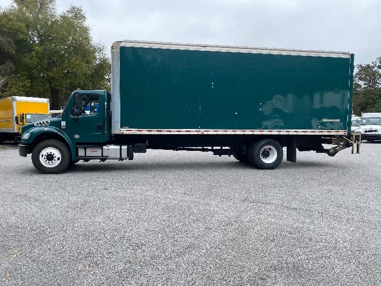2019 Freightliner M2 106 — photo 4