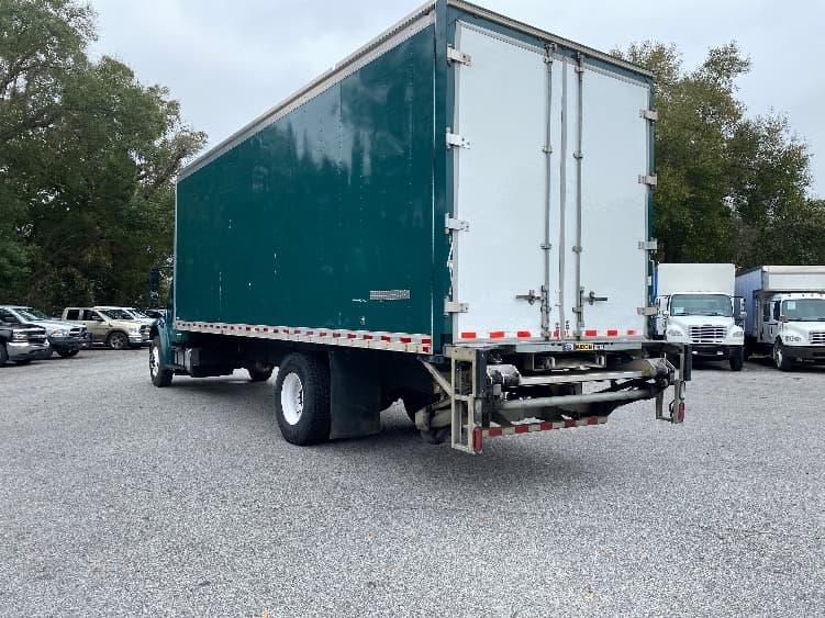 2019 Freightliner M2 106 — photo 6