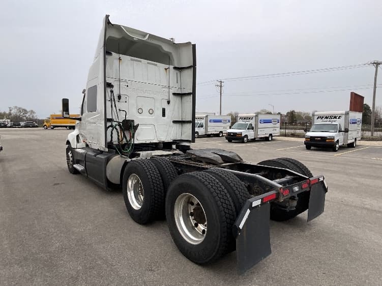 2019 International LT — photo 5