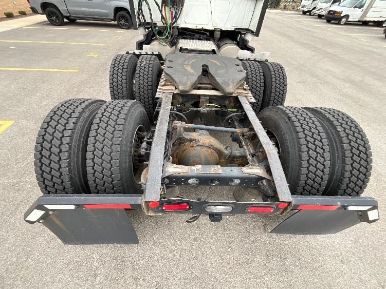 2019 International LT — photo 6