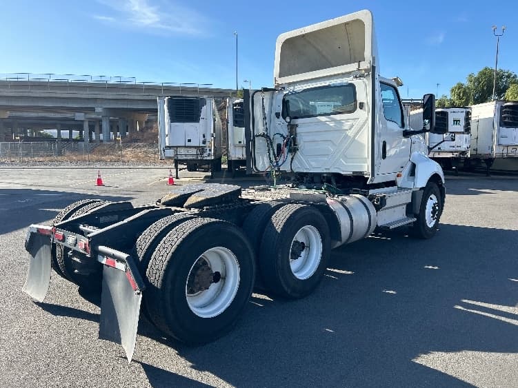 2019 International LT — photo 7