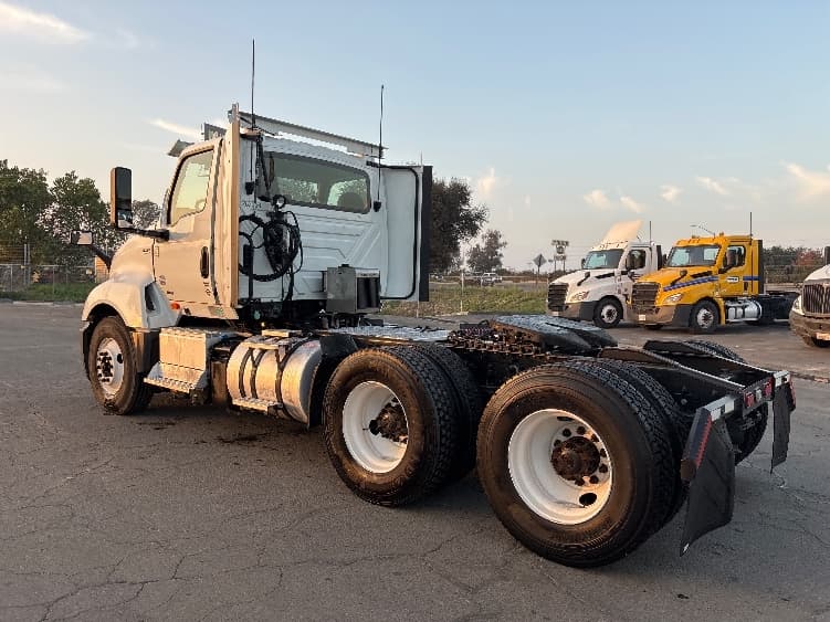 2019 International LT — photo 5