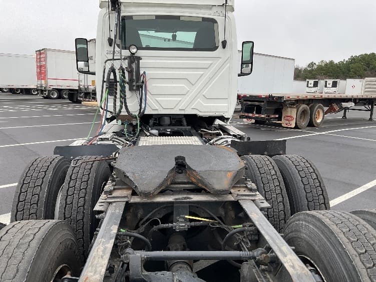 2019 International LT — photo 6