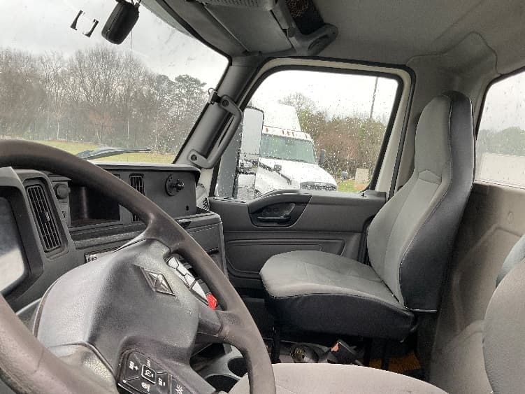 2019 International LT — photo 10