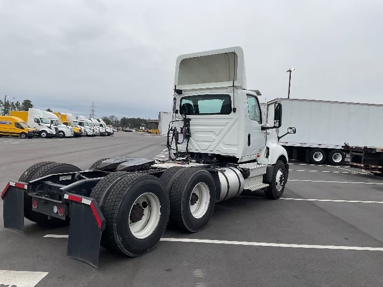2019 International LT — photo 7