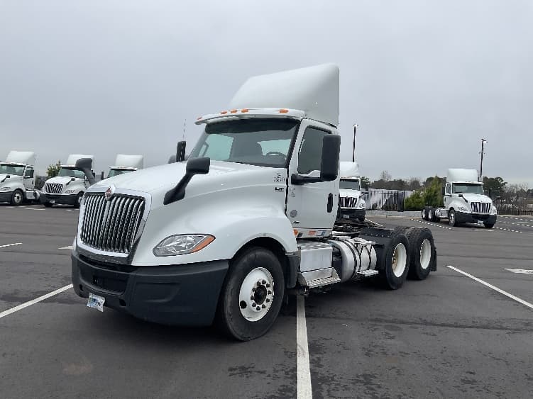 2019 International LT — photo 3