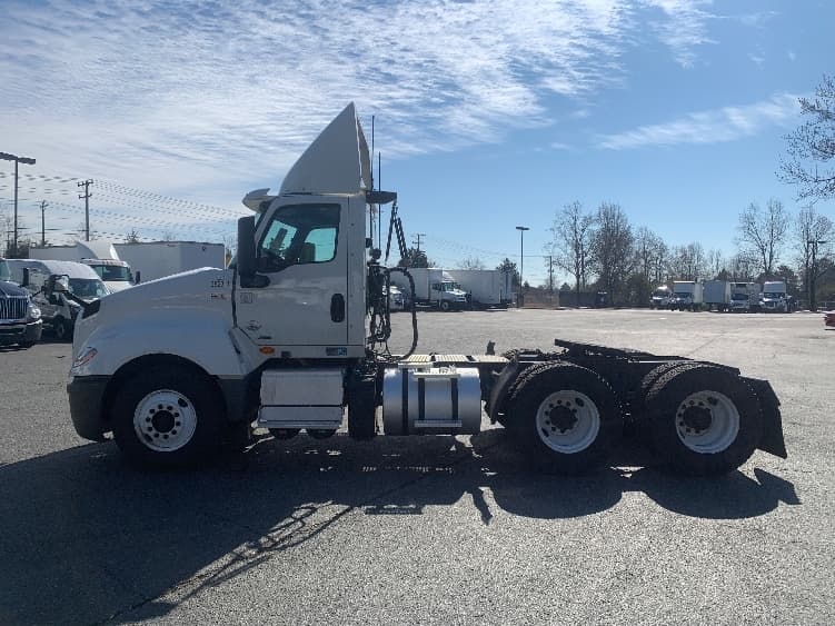 2019 International LT — photo 4
