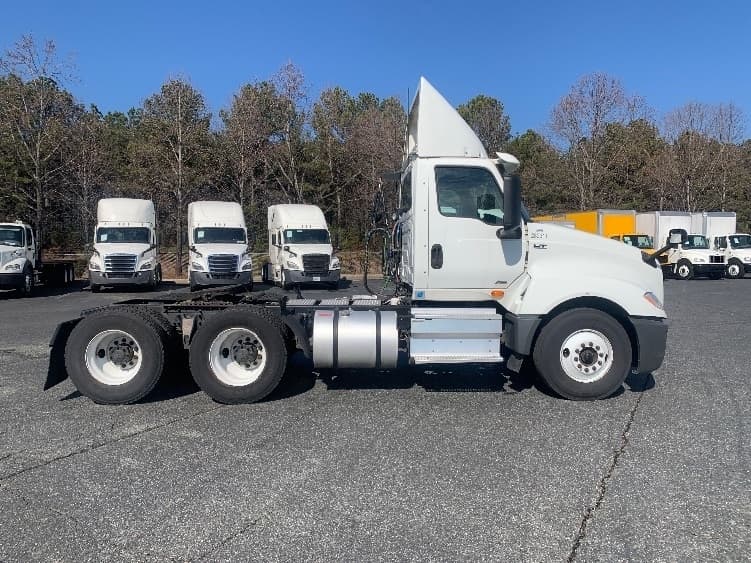 2019 International LT — photo 8