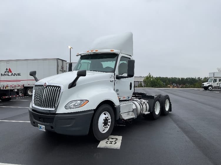 2019 International LT — photo 3